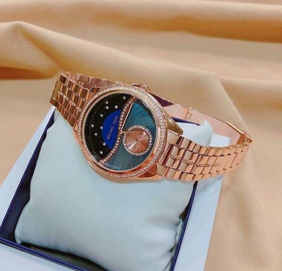 Shop Authentic Michael Kors Lauryn Blue Dial Rose Gold Steel Strap Watch for Women - MK3723 - Luxxuri