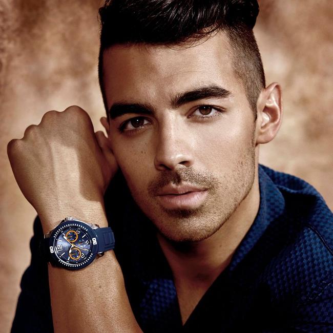  Shop Authentic Guess Trade Blue Dial Blue Silicone Strap Watch for Men - W0967G2 - Luxxuri