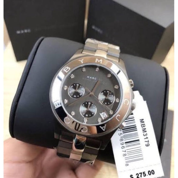  Shop Authentic Marc Jacobs Blade Chronograph Grey Dial Two Tone Steel Strap Watch for Women - MBM8583 - Luxxuri