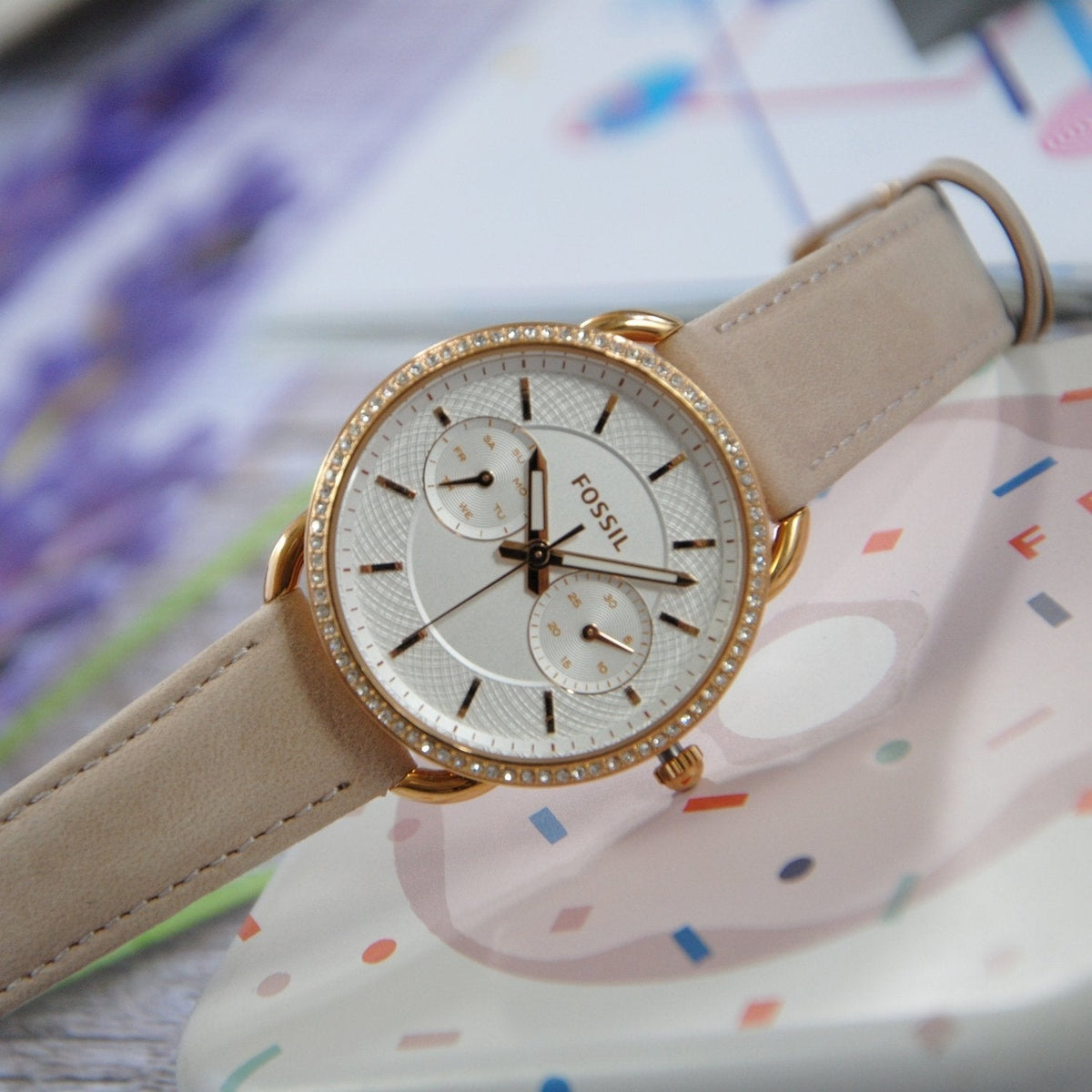  Shop Authentic Fossil Tailor Quartz White Dial Pink Leather Strap Watch for Women - ES4393 - Luxxuri