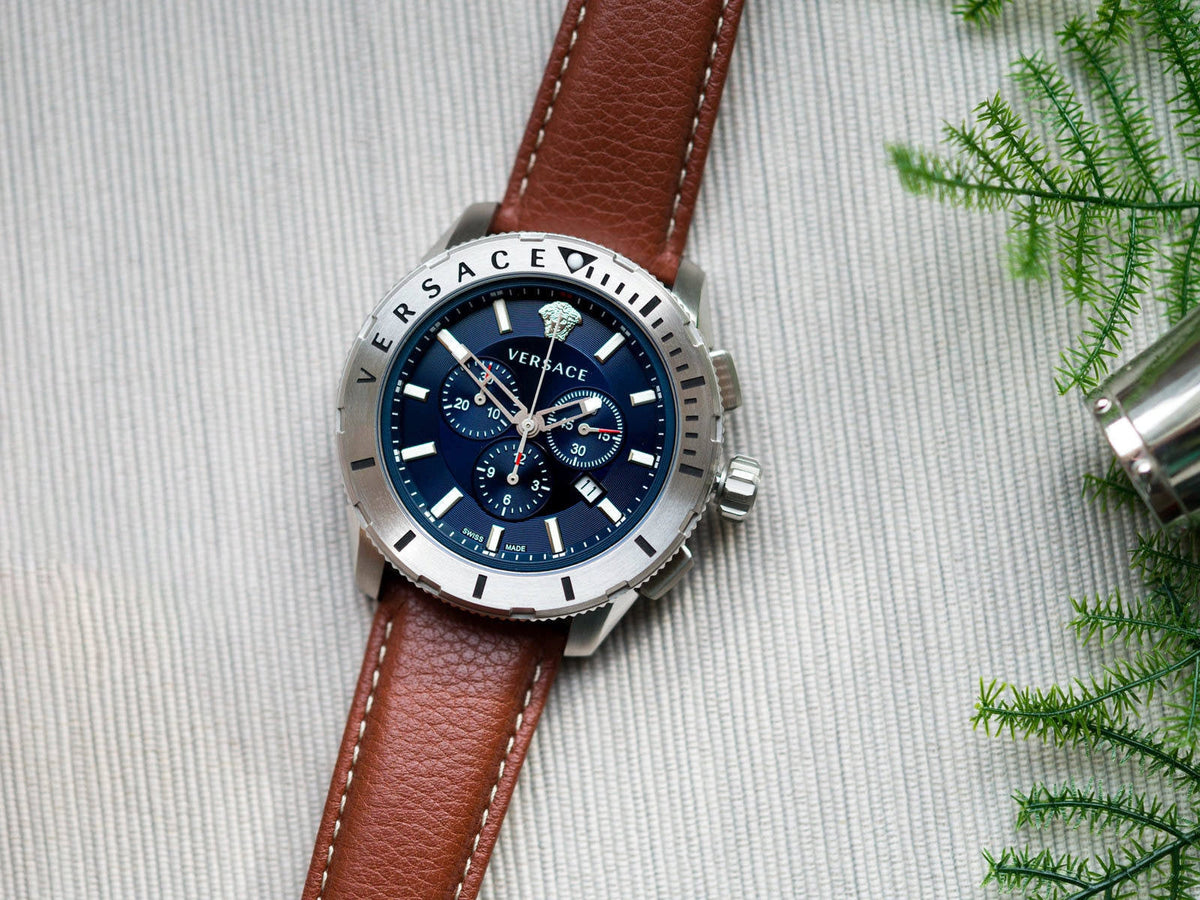  Shop Authentic Versace Casual Chronograph Blue Dial Brown Leather Strap Watch for Men - VERG002-18 - Luxxuri