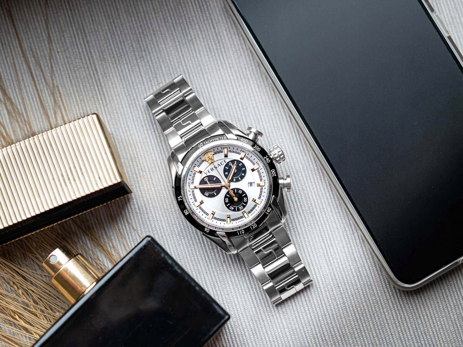  Shop Authentic Versace V-Ray Chronograph Quartz Silver Dial Silver Steel Strap Watch For Men - VE2I00321 - Luxxuri