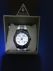  Shop Authentic Guess Luna Diamonds White Dial White Rubber Strap Watch for Women - W0653L2 - Luxxuri