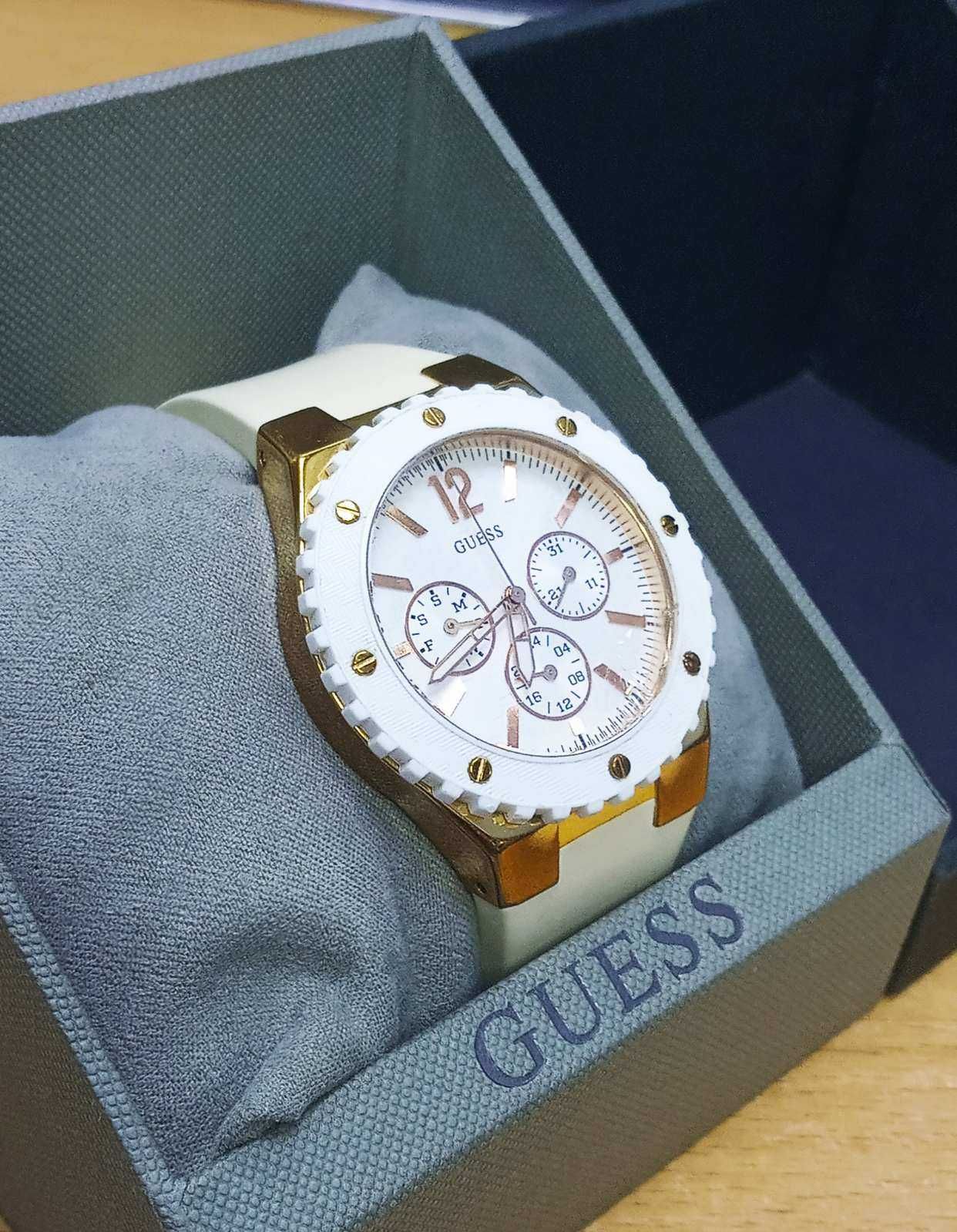  Shop Authentic Guess Overdrive Analog White Dial White Rubber Strap Watch for Women - W10614L2 - Luxxuri