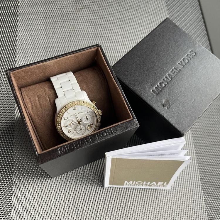  Shop Authentic Michael Kors Runway White Dial White Steel Strap Watch for Women - MK5237 - Luxxuri