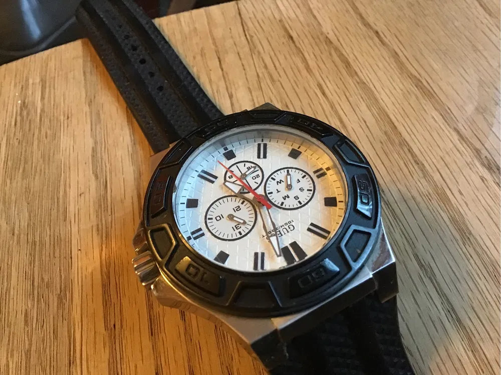  Shop Authentic Guess Force Analog Quartz White Dial Black Rubber Strap Watch For Men - W0674G3 - Luxxuri
