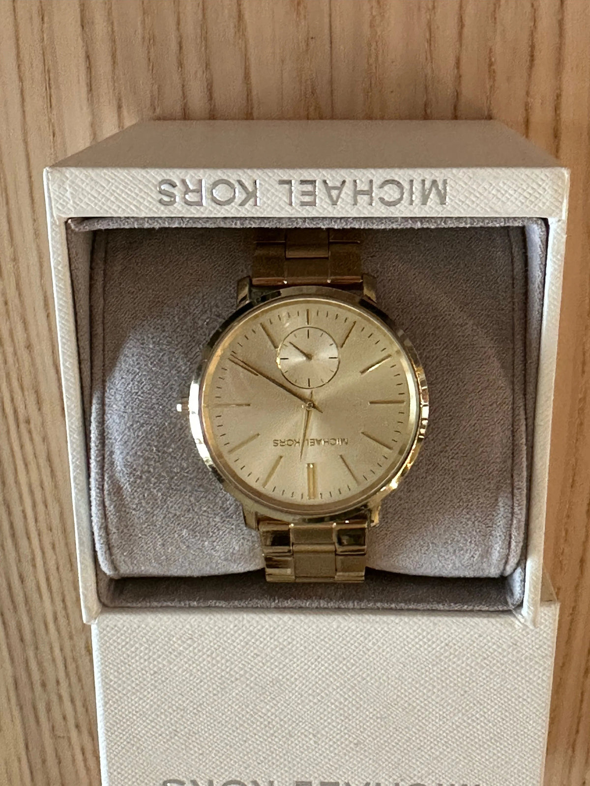  Shop Authentic Michael Kors Jaryn Analog Quartz Gold Dial Gold Steel Strap Watch For Women - MK3500 - Luxxuri