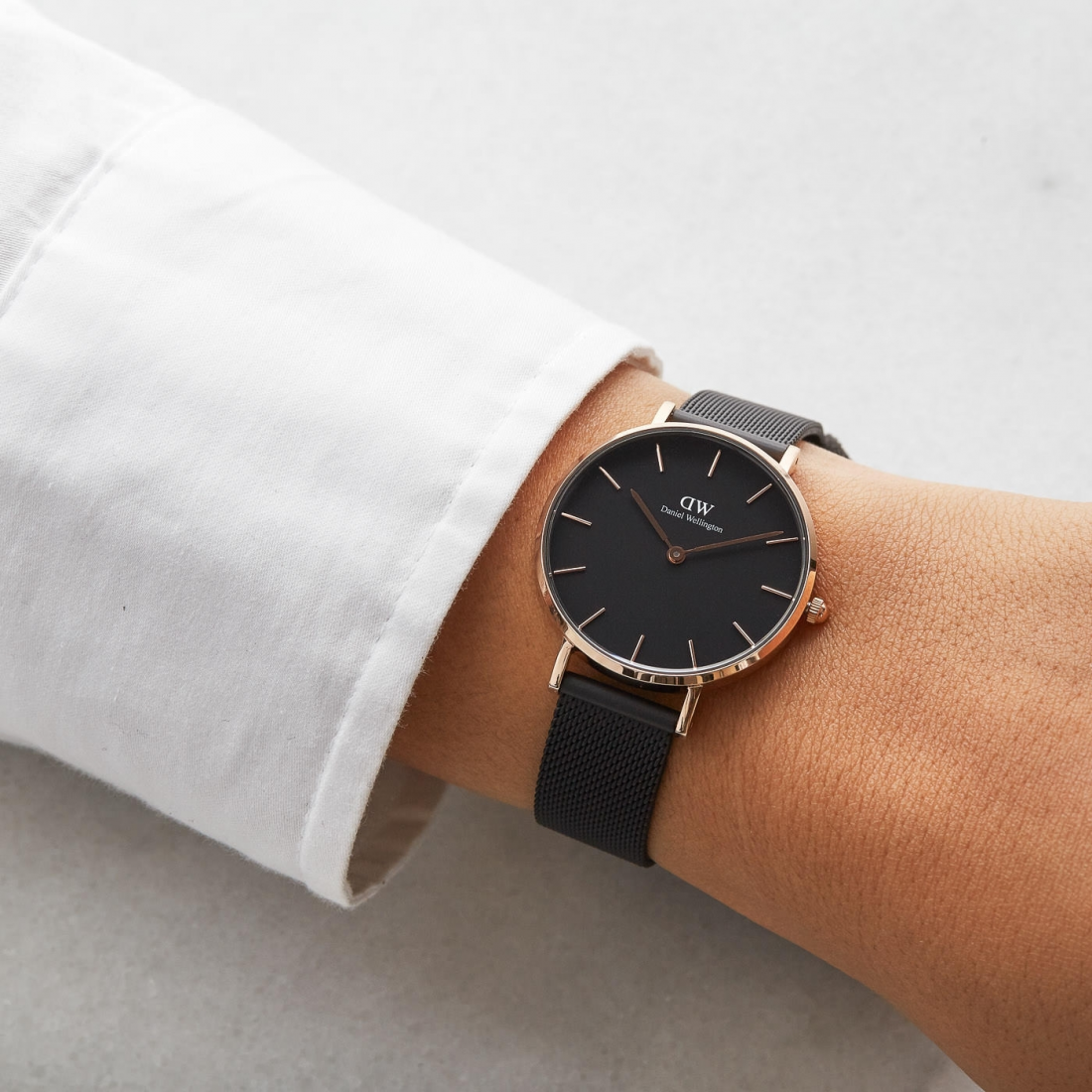  Shop Authentic Daniel Wellington Petite Ashfield Black Dial Black Mesh Bracelet Watch Watch For Women - DW00100201 - Luxxuri