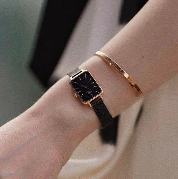  Shop Authentic Daniel Wellington Quadro Ashfield Black Dial Black Mesh Strap Watch For Women - DW00100433 - Luxxuri