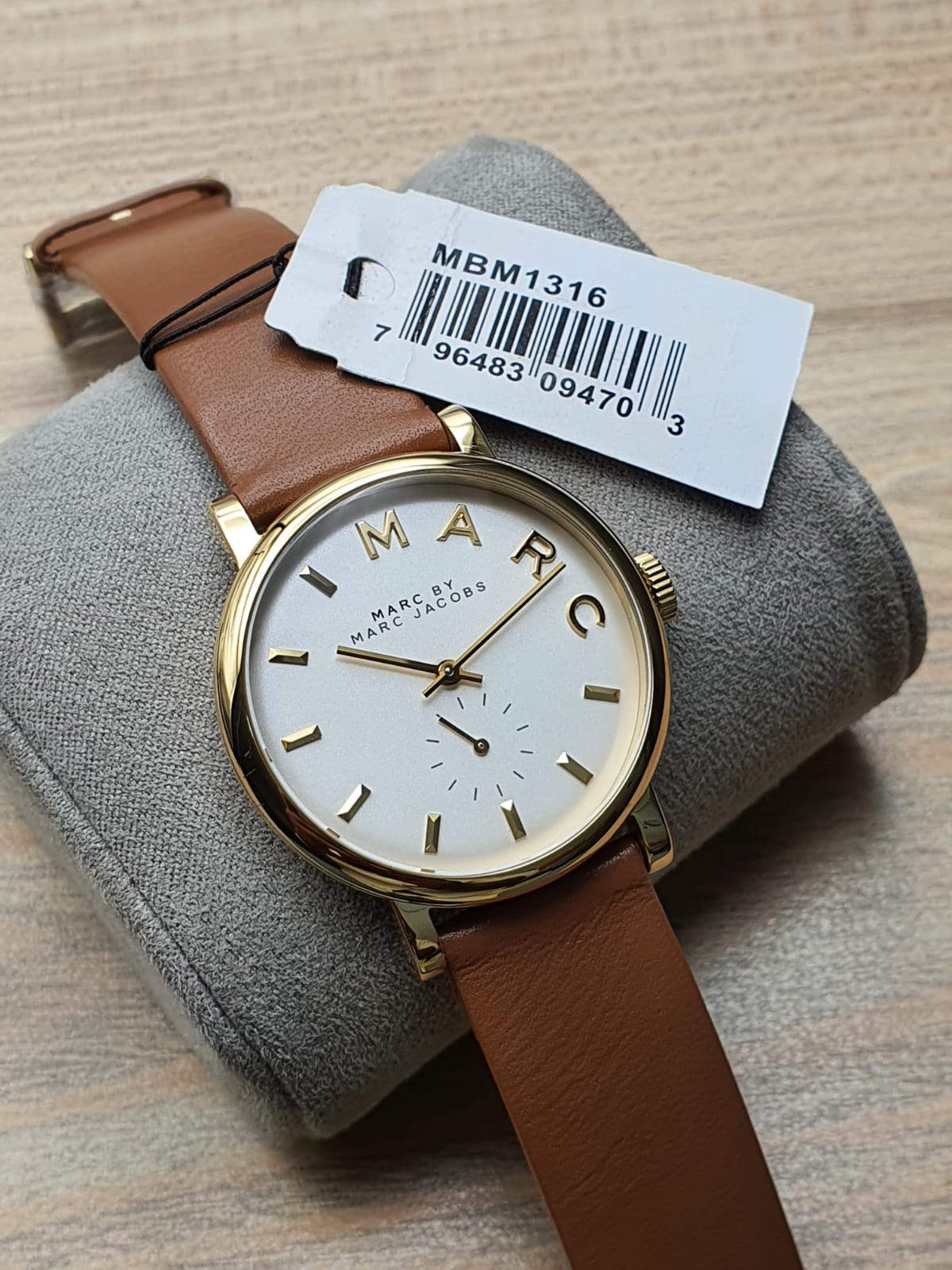  Shop Authentic Marc Jacobs Baker White Dial Brown Leather Strap Watch for Womern - MBM1316 - Luxxuri