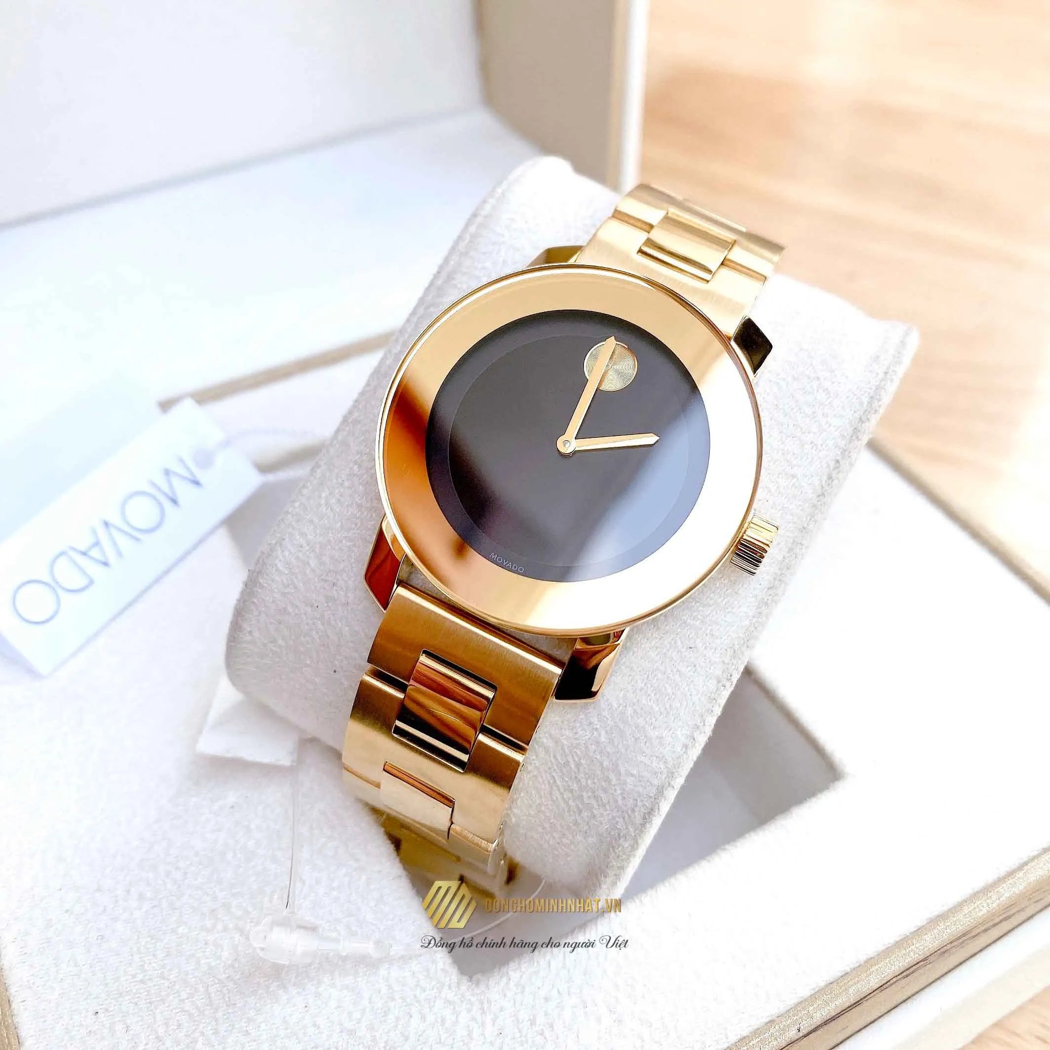  Shop Authentic Movado Bold Black Dial Gold Steel Strap Unisex Watch - 3600397 - Luxxuri