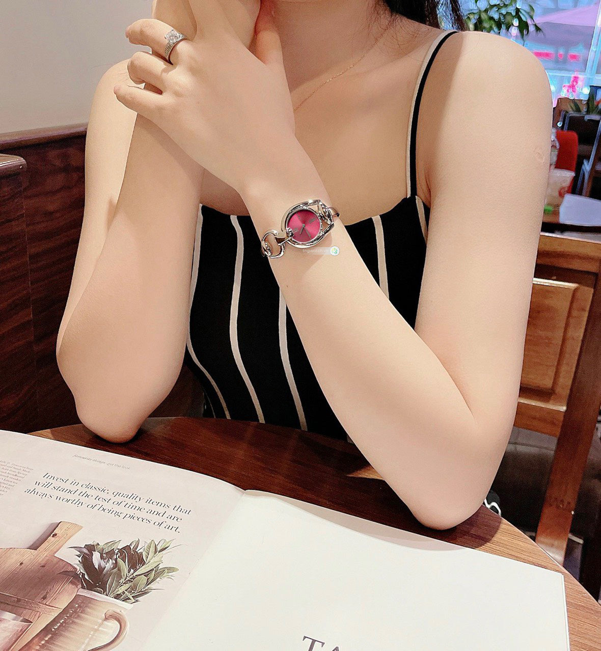  Shop Authentic Gucci Horsebit Quartz Red Dial Silver Steel Strap Watch For Women - YA139502 - Luxxuri