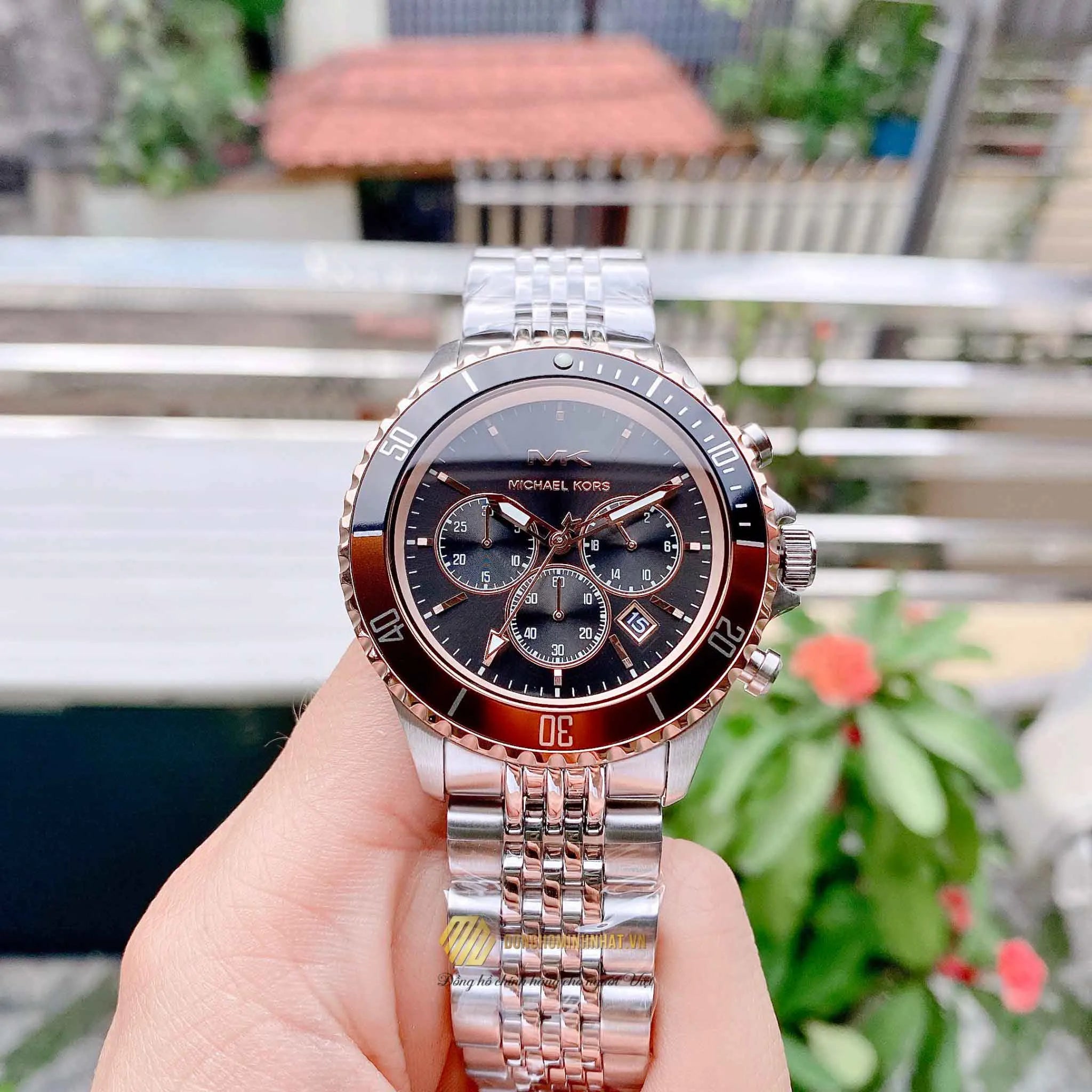  Shop Authentic Michael Kors Bayville Chronograph Black Dial Silver Steel Strap Watch For Men - MK8725 - Luxxuri