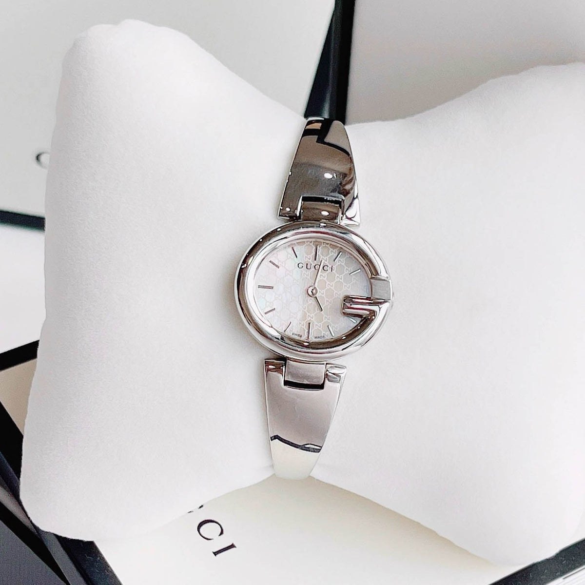  Shop Authentic Gucci Guccissima Quartz Silver Dial Silver Steel Strap Watch For Women - YA134511 - Luxxuri