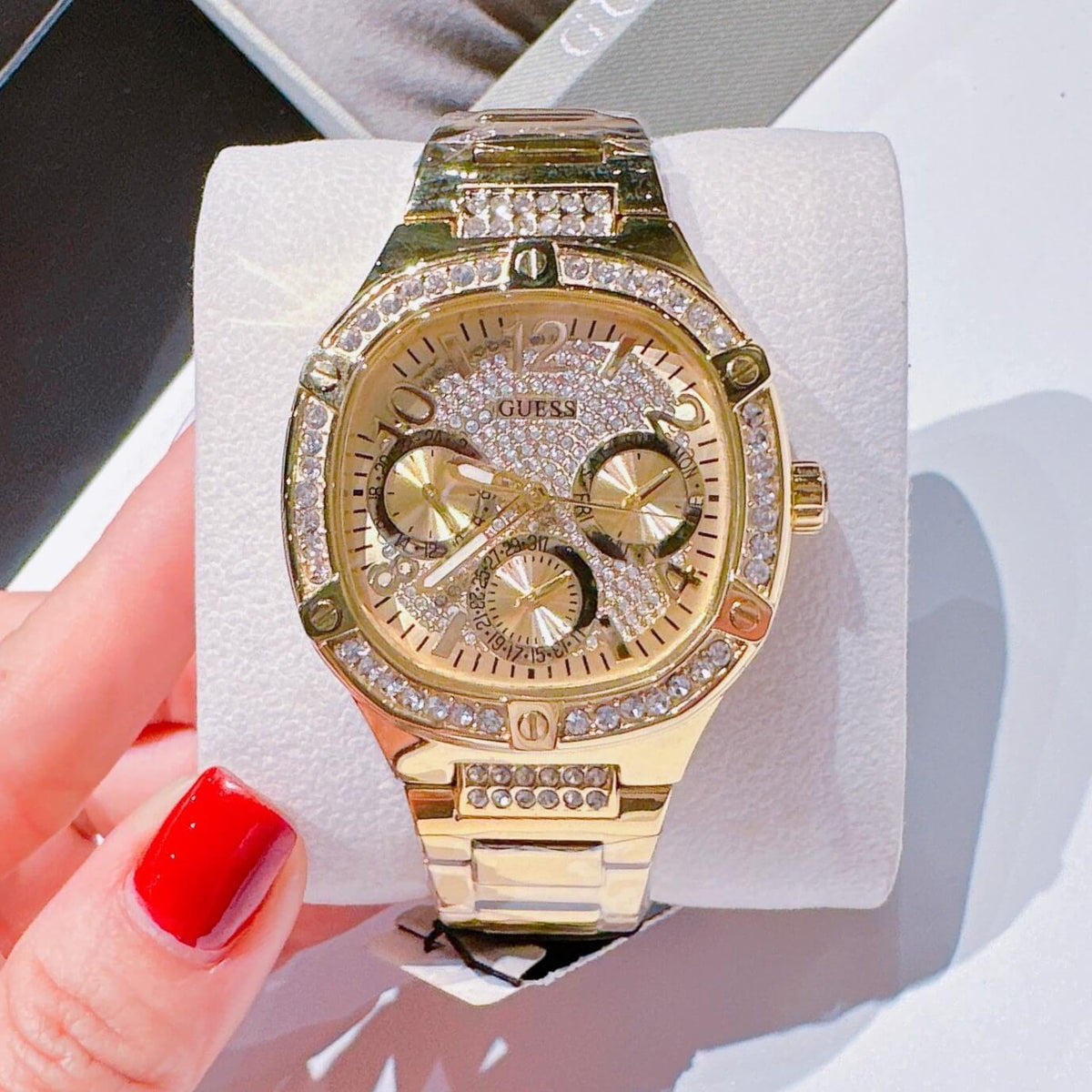  Shop Authentic Guess Duchess Quartz Gold Dial Gold Steel Strap Watch For Women - GW0558L2 - Luxxuri