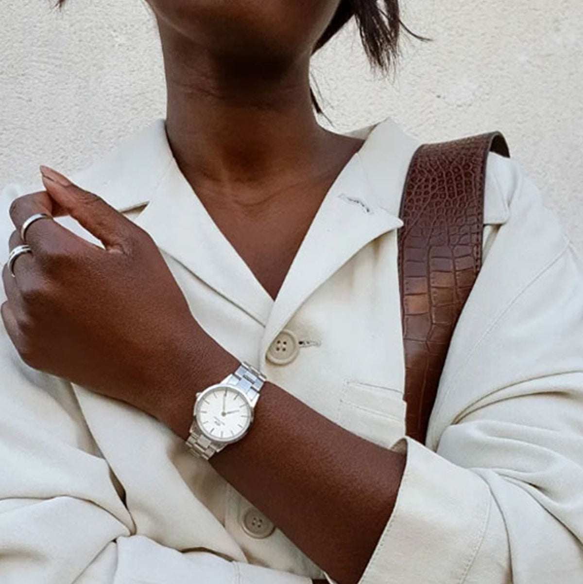  Shop Authentic Daniel Wellington Iconic Link White Dial Silver Steel Strap Watch For Women - DW00100207 - Luxxuri