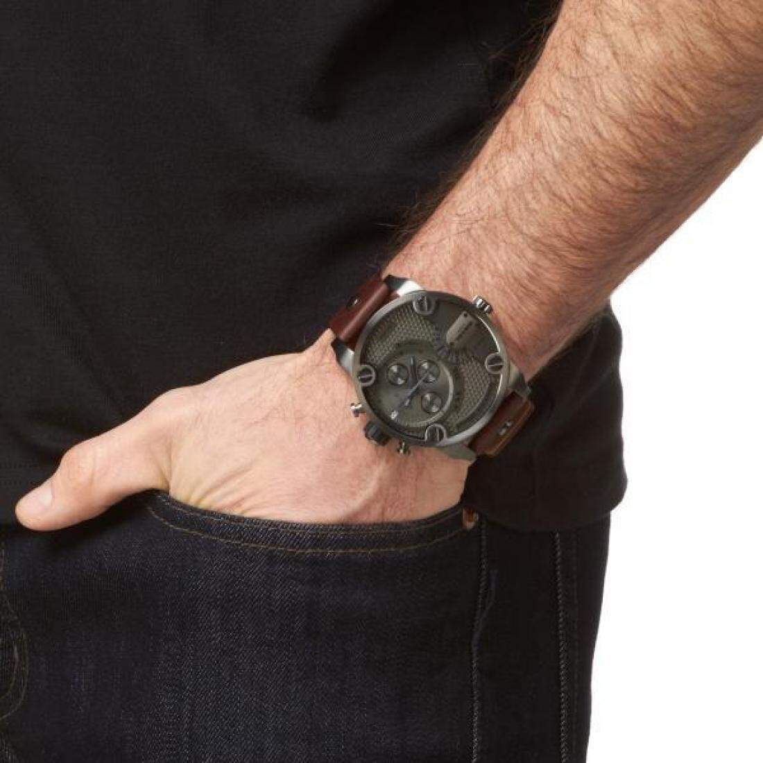  Shop Authentic Diesel Little Daddy SBA Small Sized Grey Dial Brown Leather Strap Watch For Men - DZ7258 - Luxxuri