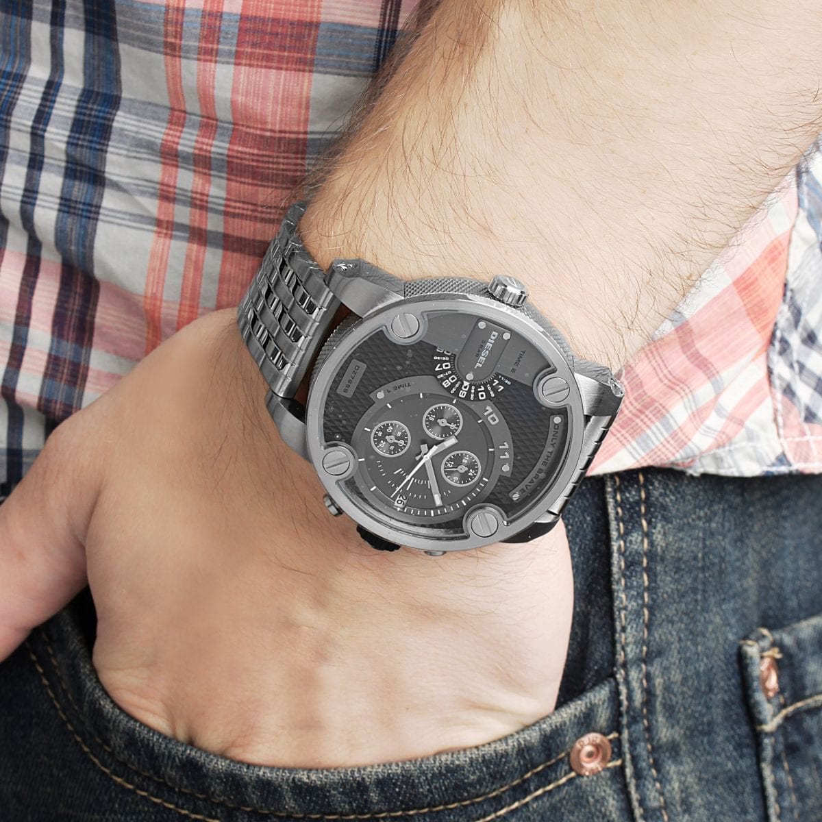  Shop Authentic Diesel Little Daddy Chronograph Black Dial Silver Steel Strap Watch For Men - DZ7259 - Luxxuri