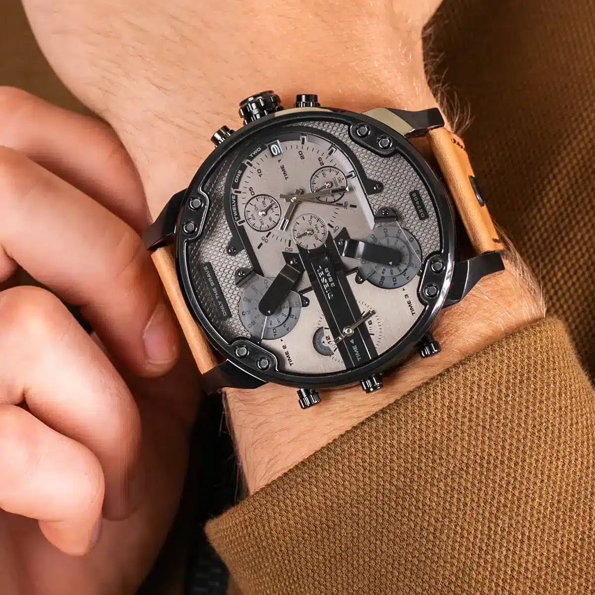  Shop Authentic Diesel Mr. Daddy 2.0 Chronograph Grey Dial Brown Leather Strap Watch For Men - DZ7406 - Luxxuri