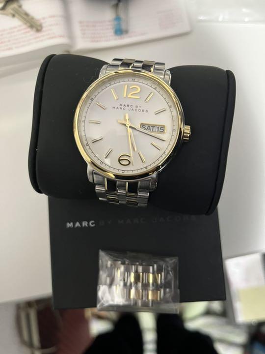  Shop Authentic Marc Jacobs Fergus White Dial Two Tone Steel Strap Watch for Men - MBM5079 - Luxxuri