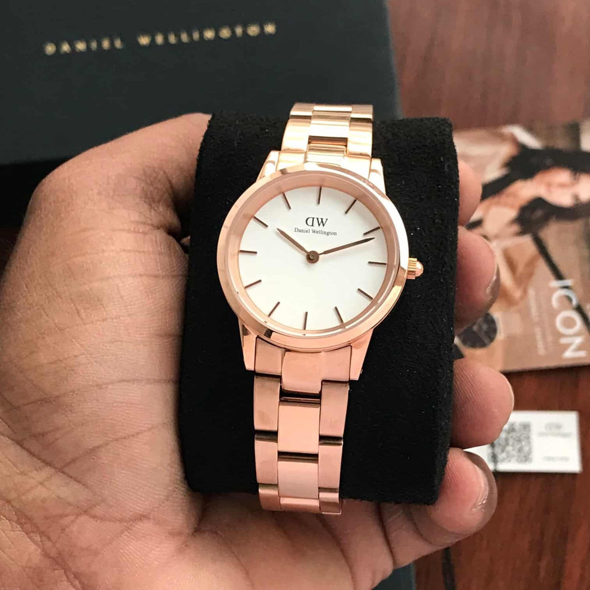  Shop Authentic Daniel Wellington Iconic Link White Dial Rose Gold Steel Strap Watch For Women - DW00100211 - Luxxuri