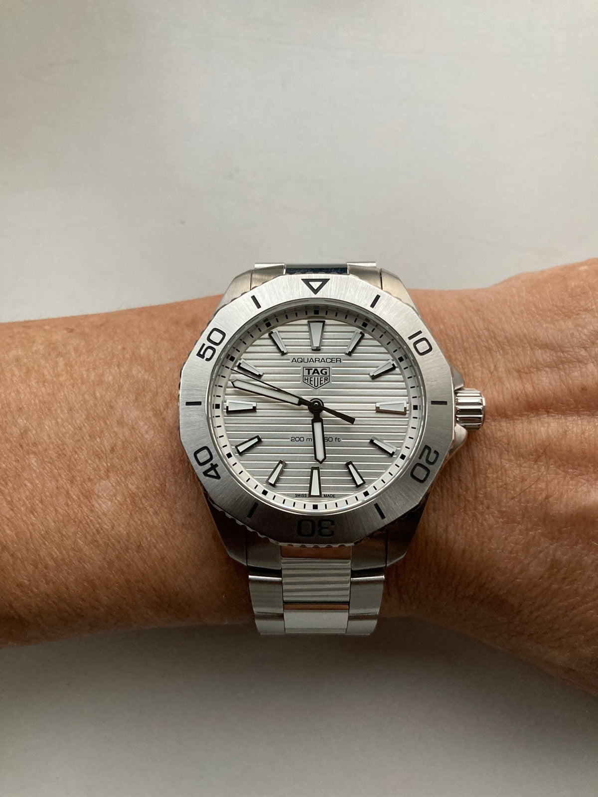  Shop Authentic Tag Heuer Aquaracer Professional 200 Quartz Silver Dial Silver Steel Strap Watch for Men - WBP1111.BA0627 - Luxxuri