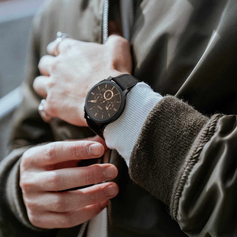  Shop Authentic Fossil Machine Chronograph Black Dial Black Leather Strap Watch for Men - FS5586 - Luxxuri