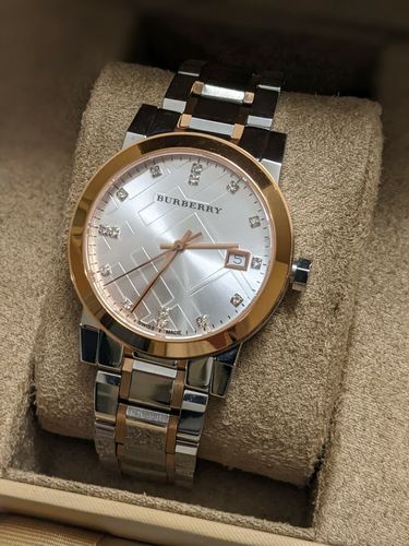  Shop Authentic Burberry The City Diamonds White Dial Two Tone Steel Strap Watch for Women - BU9127 - Luxxuri