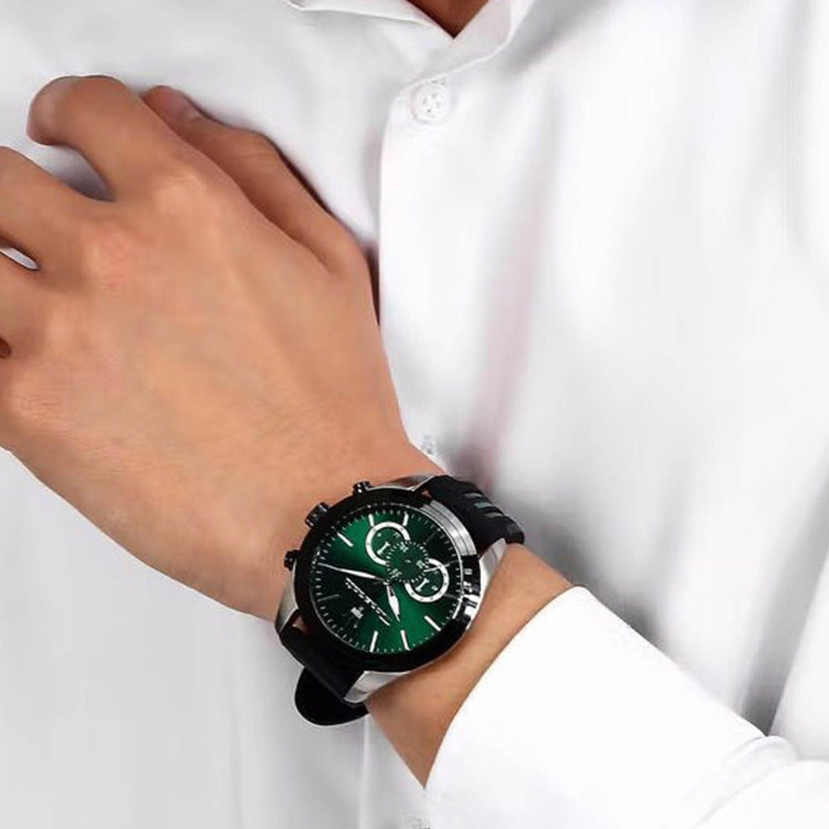  Shop Authentic Maserati Traguardo Chronograph Green Dial Black Silicone Strap Watch For Men - R8871612043 - Luxxuri
