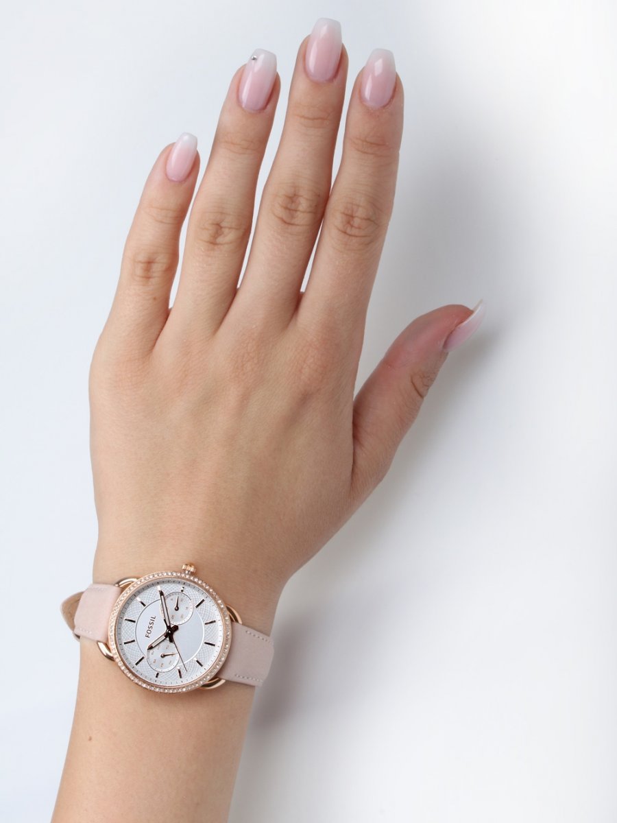  Shop Authentic Fossil Tailor Quartz White Dial Pink Leather Strap Watch for Women - ES4393 - Luxxuri