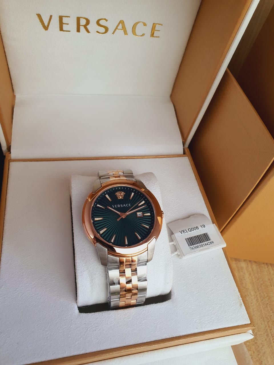  Shop Authentic Versace V-Urban Green Dial Two Tone Steel Strap Watch for Men - VELQ00619 - Luxxuri