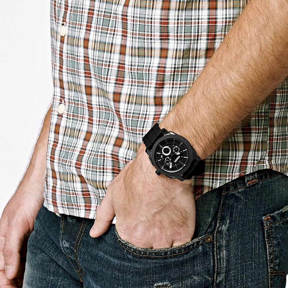  Shop Authentic Fossil Machine Chronograph Black Dial Black Silicone Strap Watch for Men - FS4487 - Luxxuri