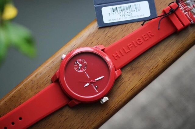 Shop Authentic Tommy Hilfiger Denim Quartz Red Dial Red Rubber Strap Watch for Men - 1791323 - Luxxuri