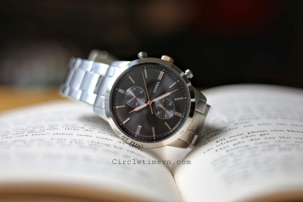  Shop Authentic Fossil Townsman Chronograph Grey Dial Silver Steel Strap Watch for Men - FS5407 - Luxxuri