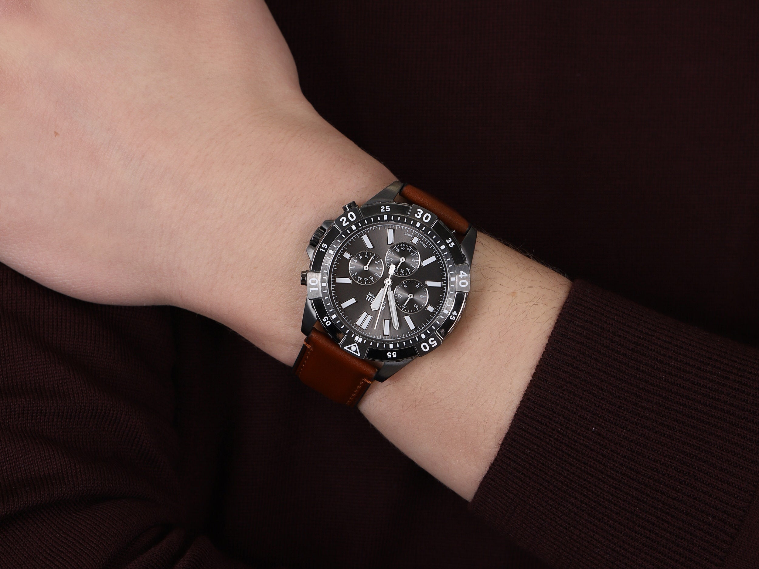  Shop Authentic Fossil Garrett Chronograph Grey Dial Brown Leather Strap Watch for Men - FS5770 - Luxxuri