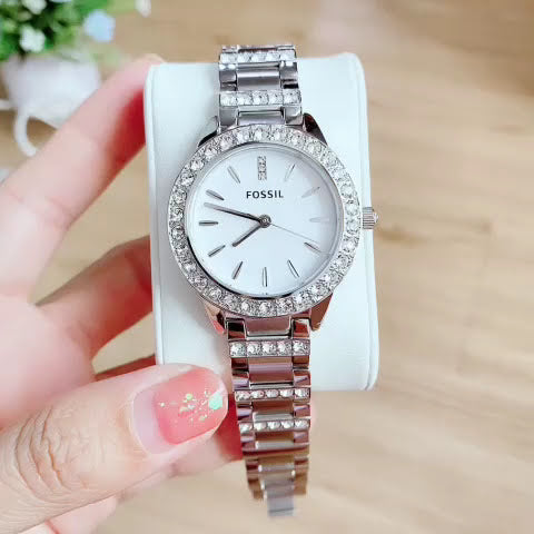  Shop Authentic Fossil Jesse White Dial Silver Steel Strap Watch for Women - ES2362 - Luxxuri