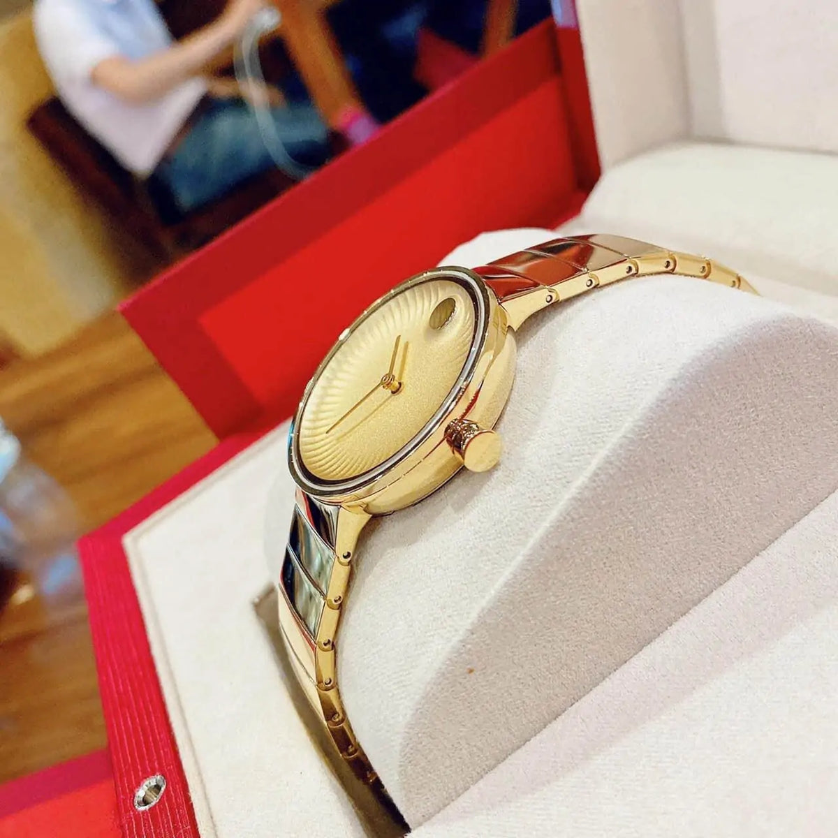  Shop Authentic Movado Edge Gold Dial Gold Steel Strap Watch for Women - 3680014 - Luxxuri
