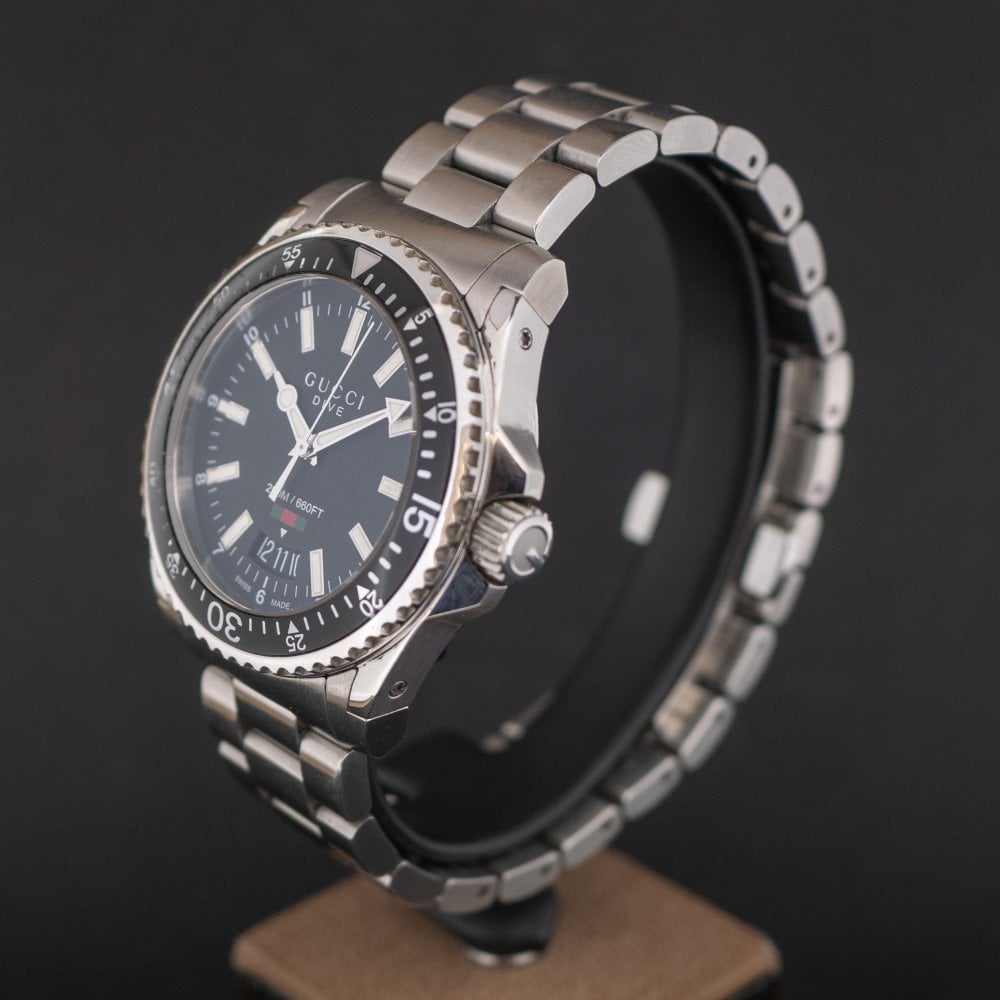  Shop Authentic Gucci Dive Quartz Black Dial Silver Steel Strap Watch For Men - YA136301A - Luxxuri