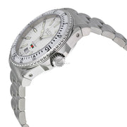  Shop Authentic Gucci Dive Quartz White Dial Silver Steel Strap Watch for Men - YA136302 - Luxxuri