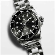  Shop Authentic Gucci Dive Automatic Black Dial Silver Steel Strap Watch for Men - YA136353 - Luxxuri