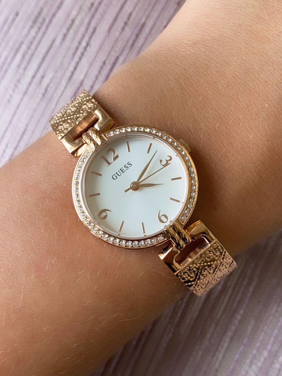  Shop Authentic Guess Monroe Silver Dial Rose Gold Steel Strap Watch For Women - W1152L3 - Luxxuri