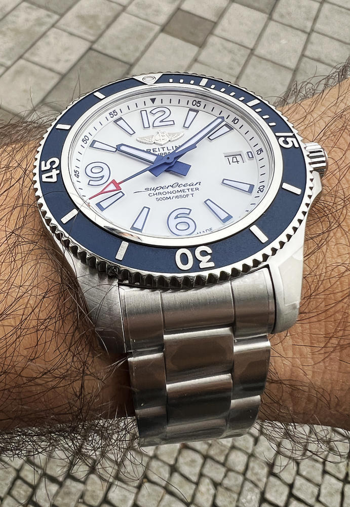  Shop Authentic Breitling Superocean 42mm White Dial Silver Steel Strap Watch for Men - A17366D81A1A1 - Luxxuri