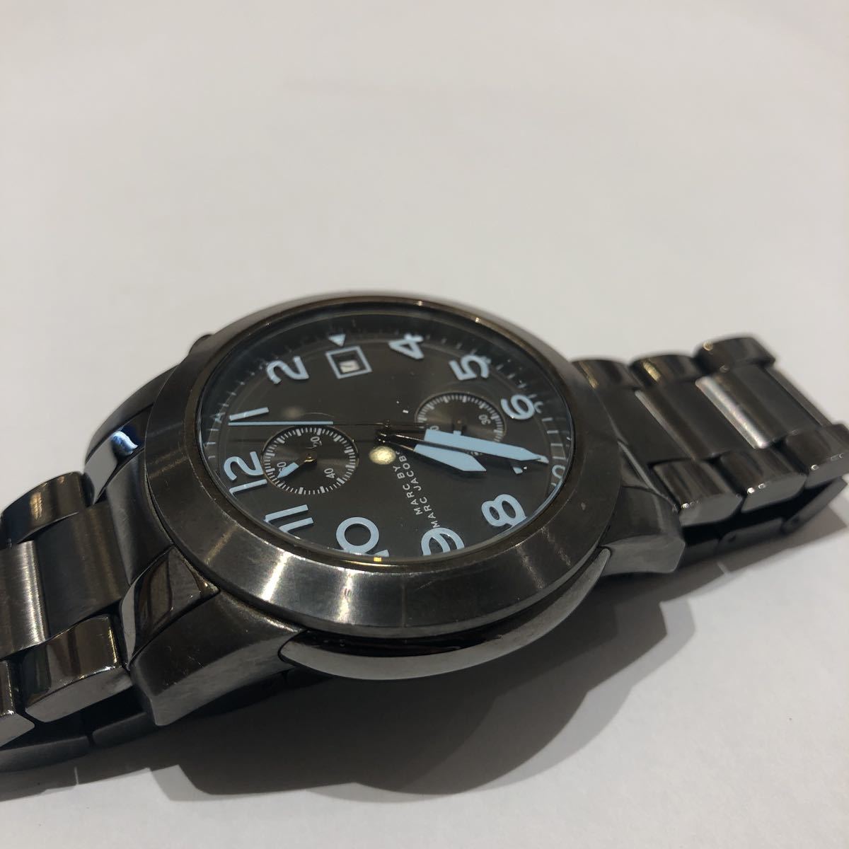  Shop Authentic Marc Jacobs Larry Chronograph Black Dial Gunmetal Grey Steel Strap Watch for Men - MBM5031 - Luxxuri