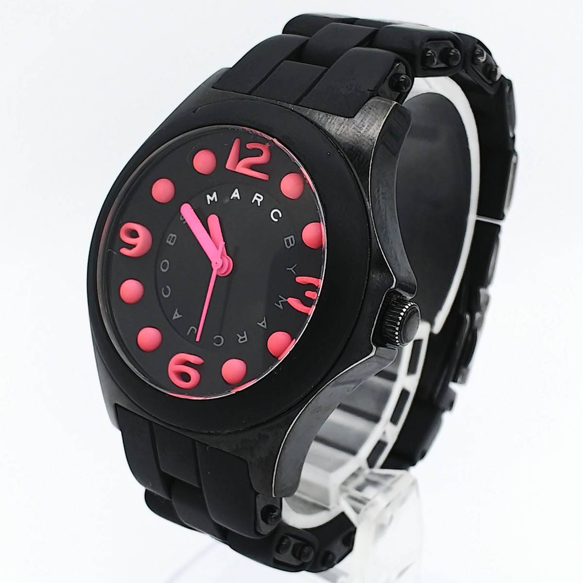  Shop Authentic Marc Jacobs Pelly Black Dial Black Silicone Strap Watch for Women - MBM2517 - Luxxuri