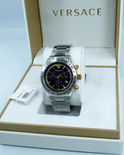  Shop Authentic Versace Classic Chronograph Quartz Black Dial Silver Steel Strap Watch For Men - VEV700419 - Luxxuri