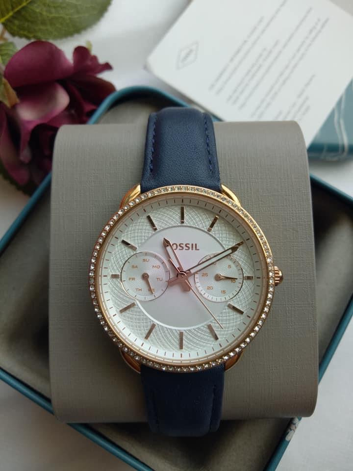  Shop Authentic Fossil Tailor White Dial Blue Leather Strap Watch for Women - ES4394 - Luxxuri