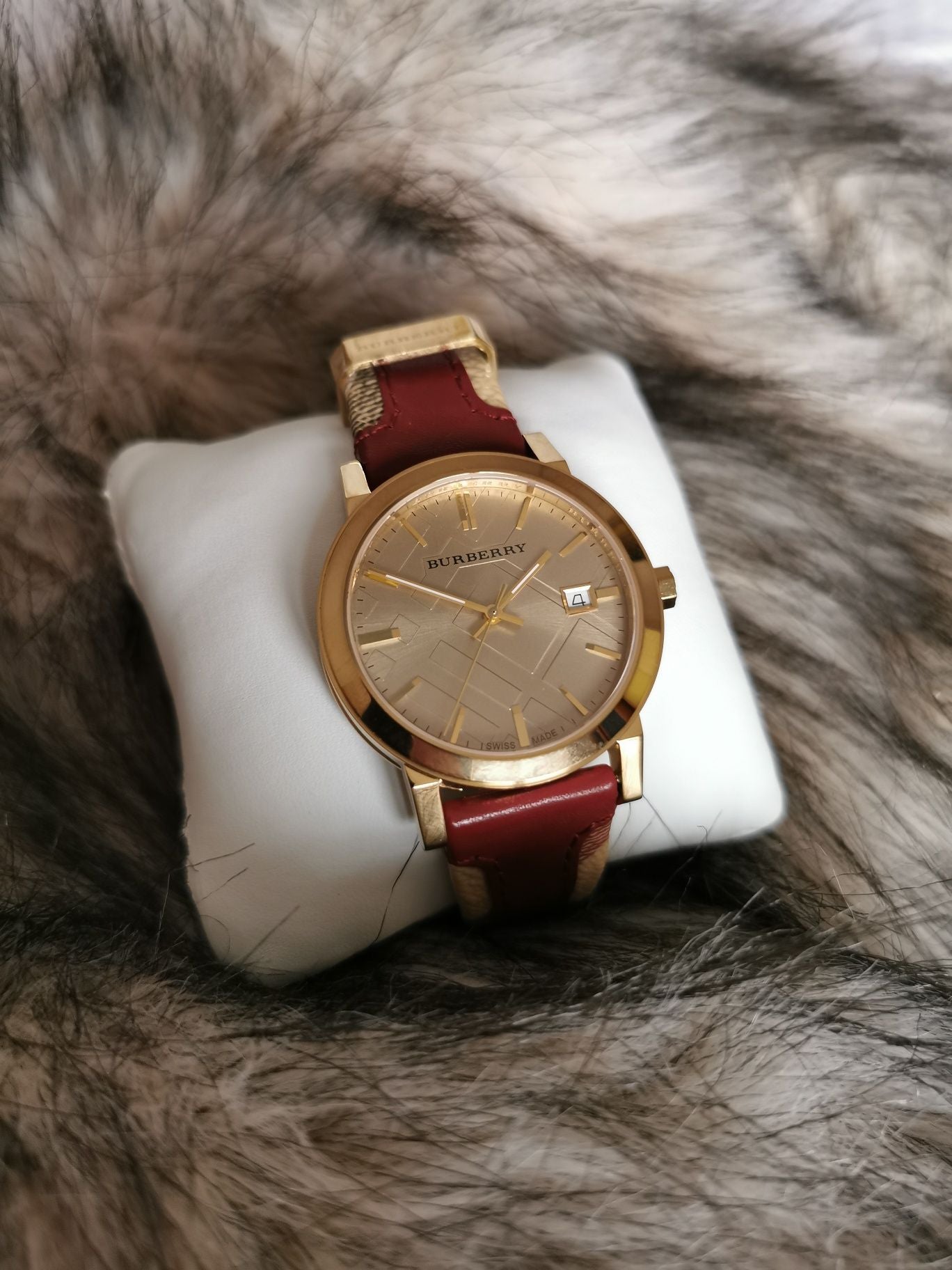  Shop Authentic Burberry The City Gold Dial Orange Leather Strap Watch for Women - BU9017 - Luxxuri