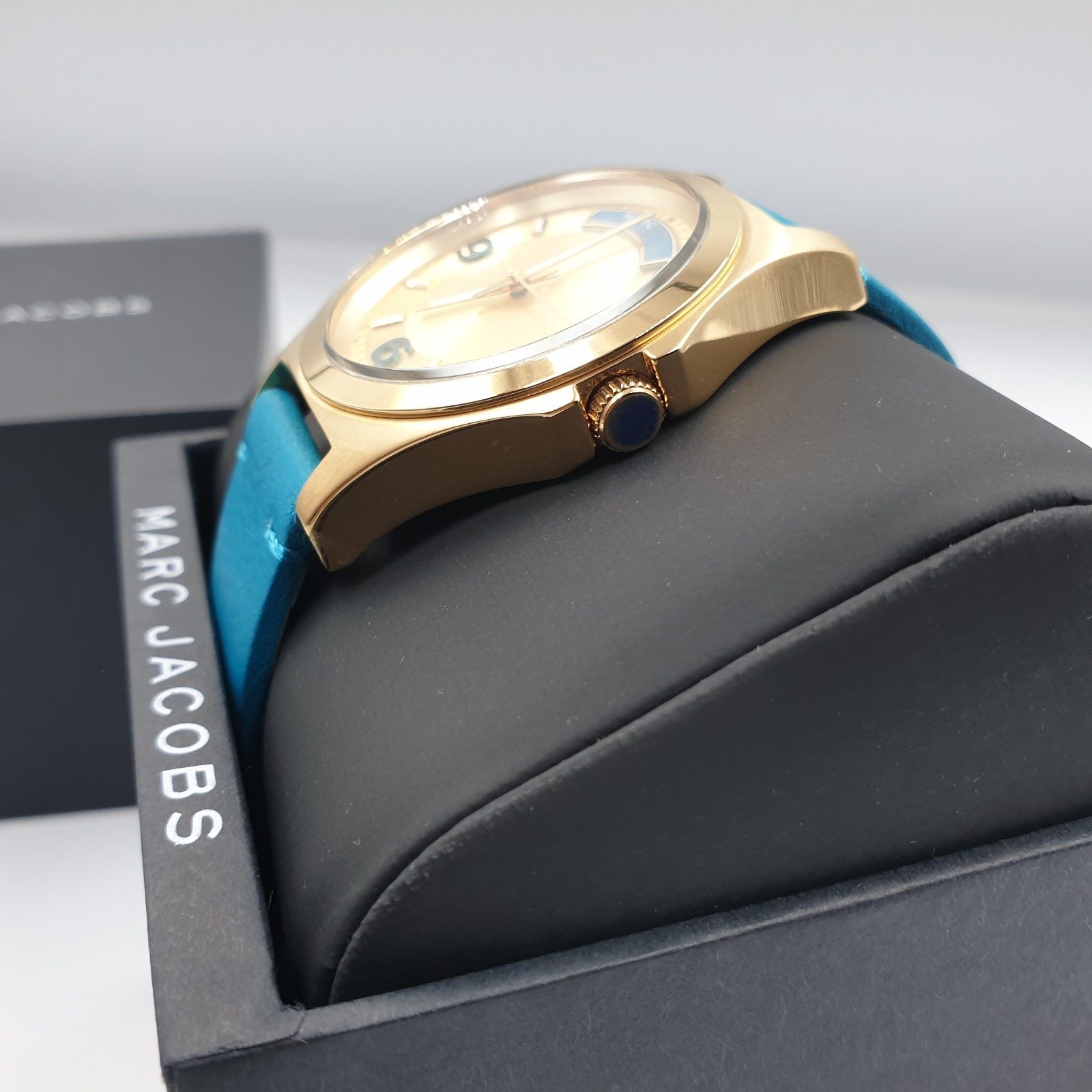  Shop Authentic Marc Jacobs Baby Dave Gold Dial Blue Leather Strap Watch for Women - MBM1263 - Luxxuri