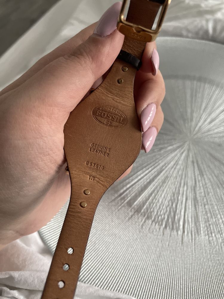  Shop Authentic Fossil Boyfriend White Dial Brown Leather Strap Watch for Women - ES3616 - Luxxuri