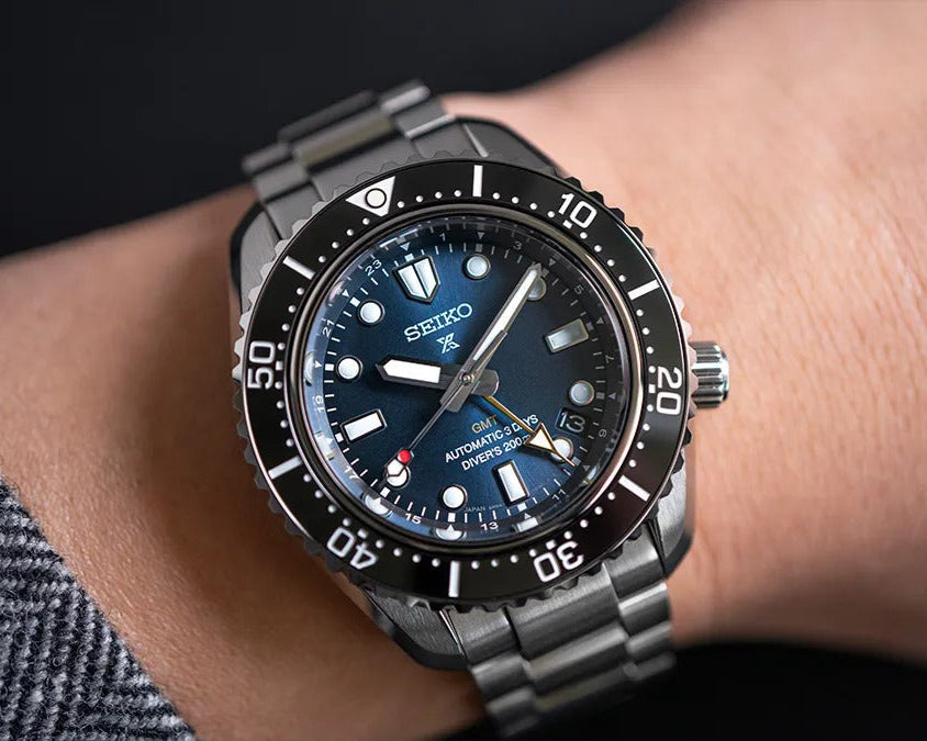  Shop Authentic Seiko Prospex Diver Scuba Automatic Blue Dial Silver Steel Strap Watch for Men - SBEJ021 - Luxxuri
